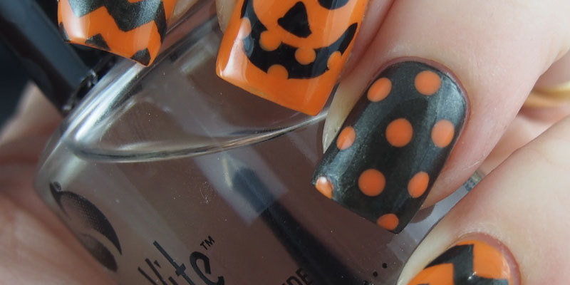 Black and Orange Halloween Manicure